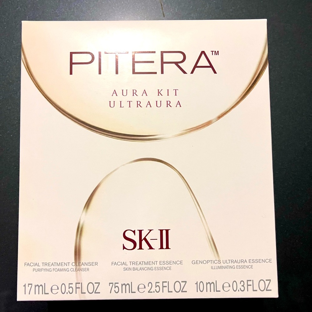 Brand new SK-II Pitera Aura Kit